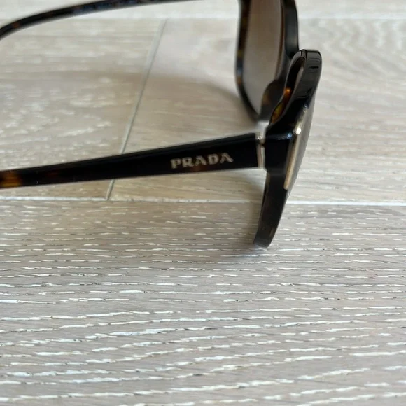 Prada Sunglasses - Picture 4 of 8